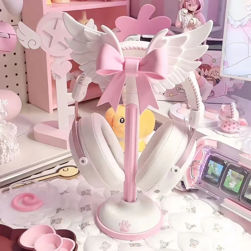 حامل سماعات رأس على شكل أجنحة  - مراجعة Accessories For Your Gaming Room وسعره